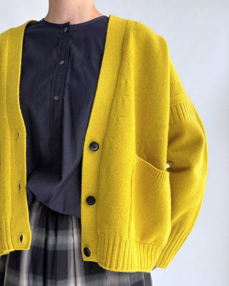 JANE V-neck Cardigan in Yellow