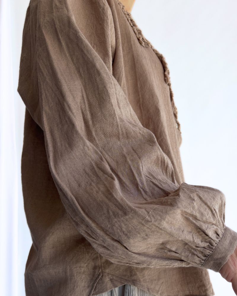 Cotton linen frill blouse in FluxBeige