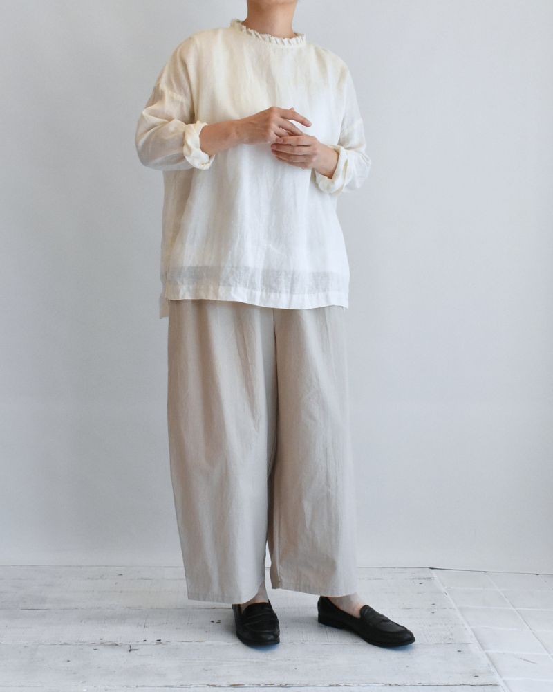 Tiny Frill Blouse in Milk