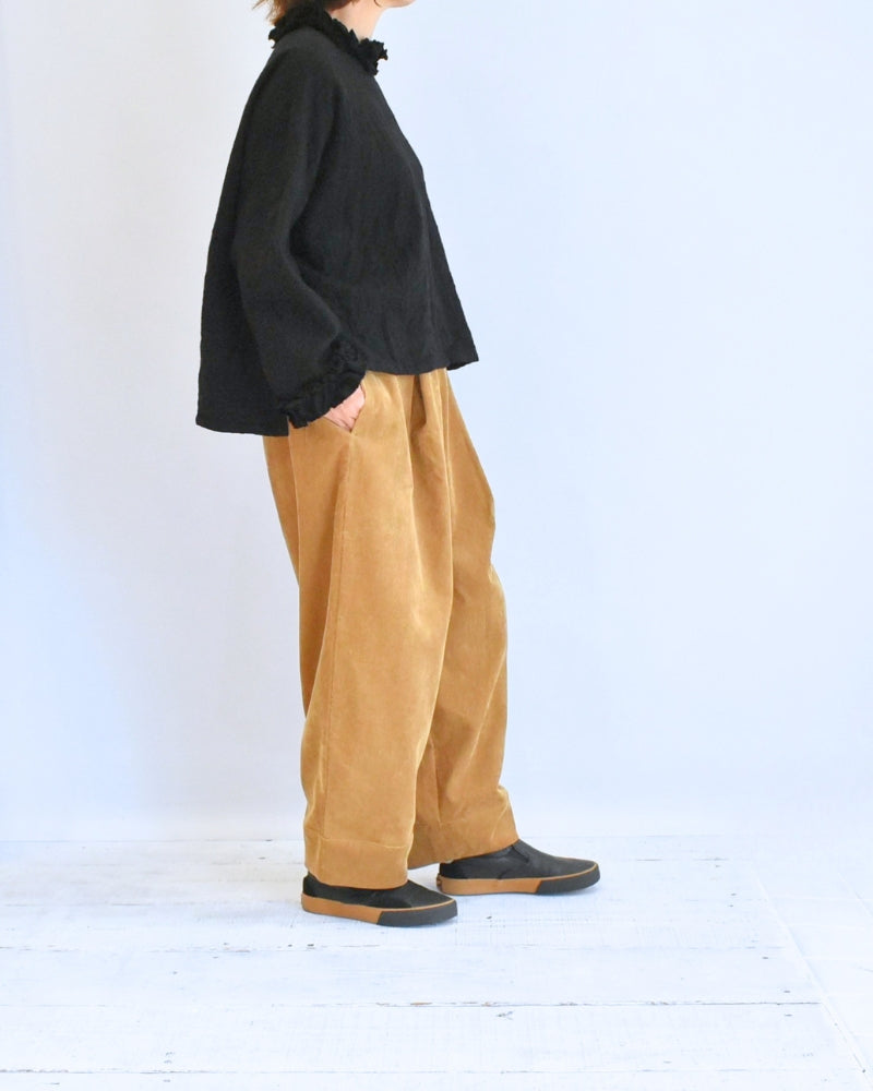 Wool Box Pullover in Black