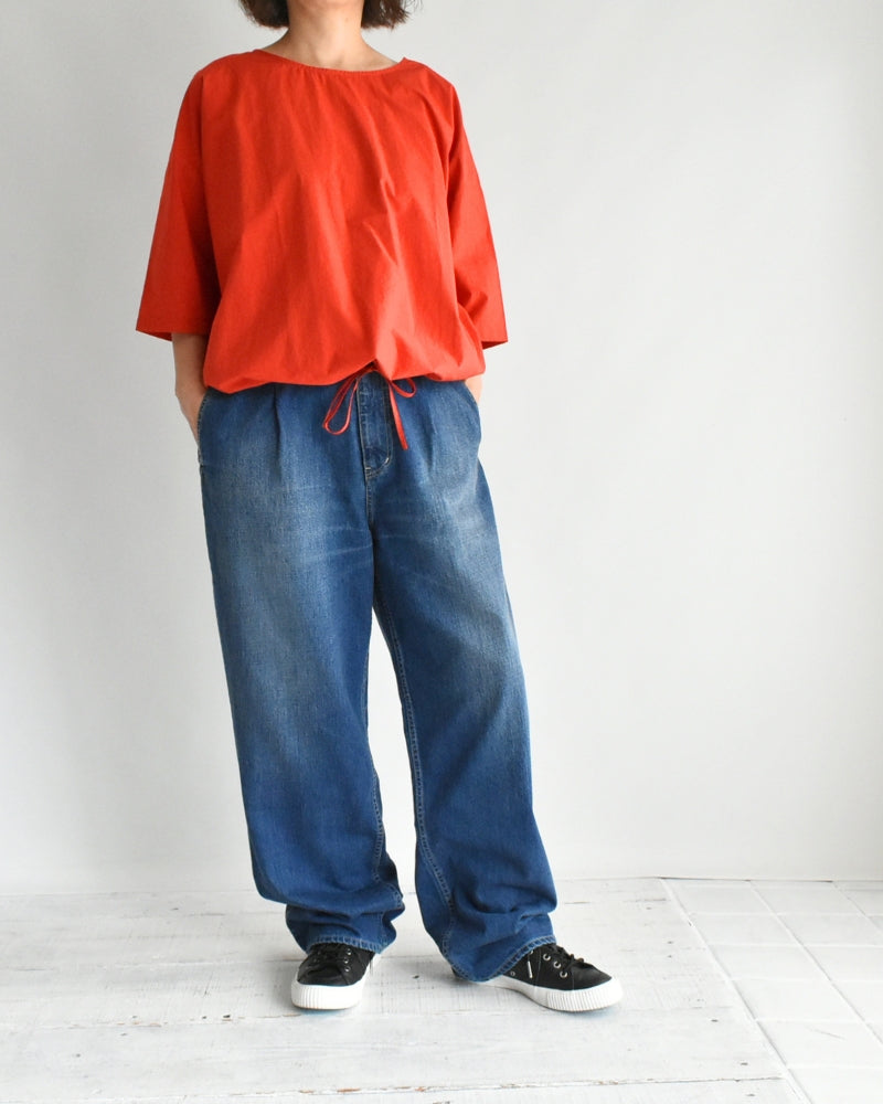 Denim tuck pants in Bleach