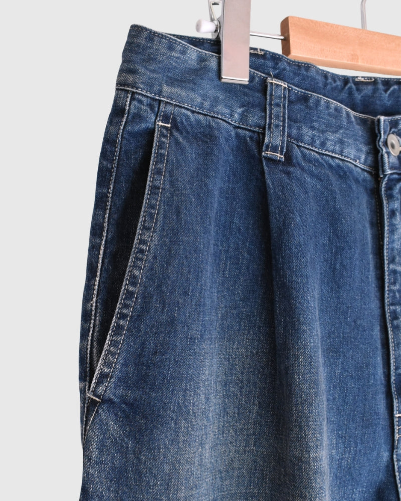 Denim tuck pants in Bleach