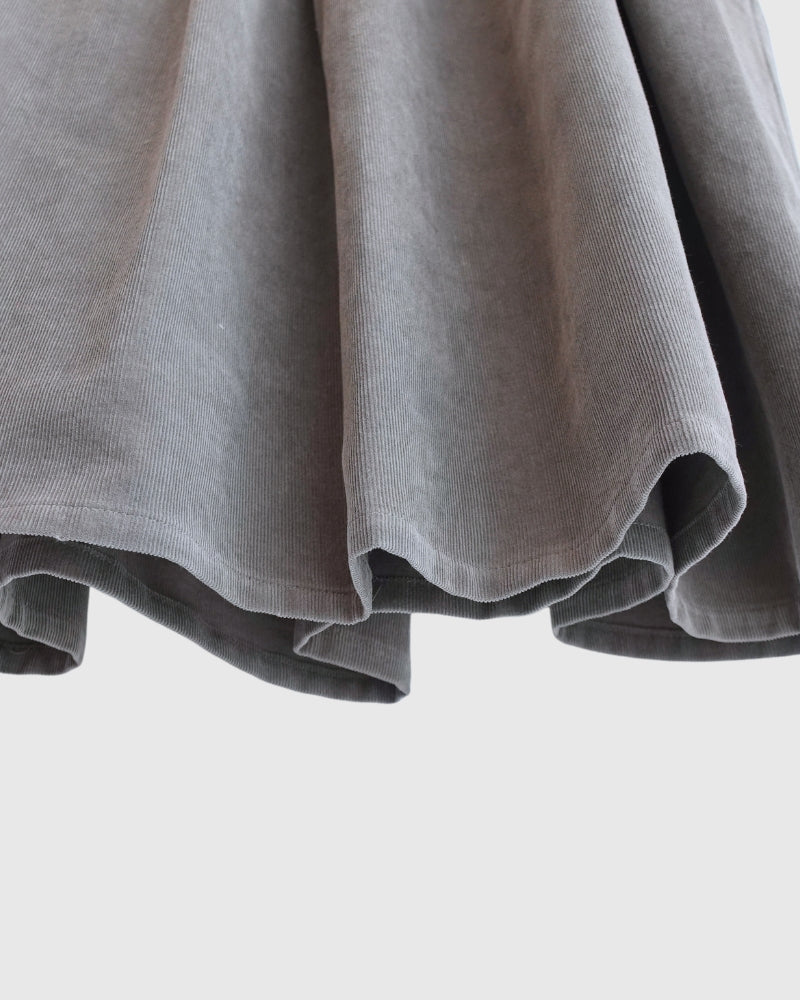 Easy Tuck Skirt (Corduroy) in Gray