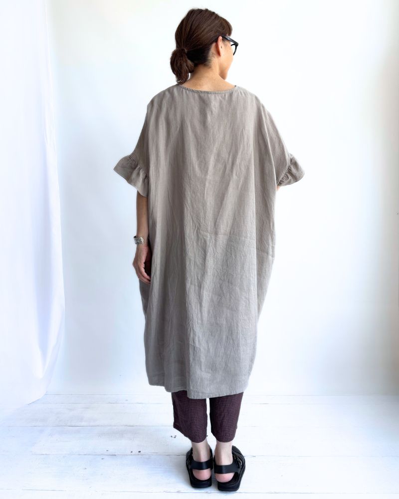 Frill top dress (LINEN) in Greige
