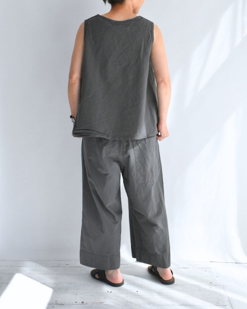 Shrink Sleeveless Top in Gray