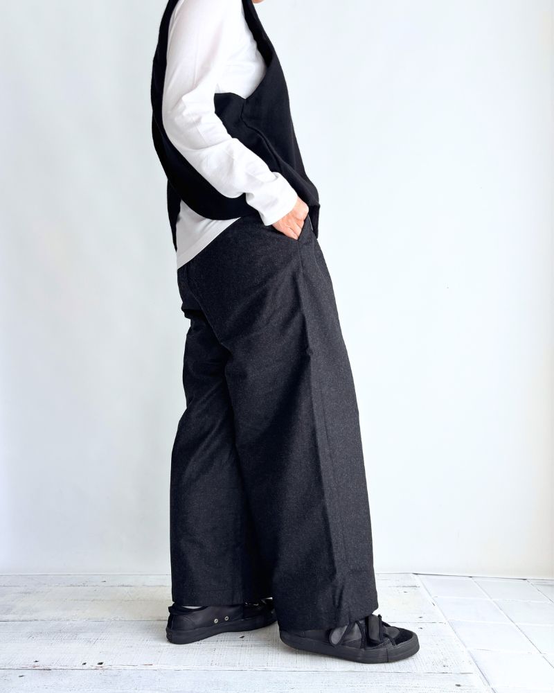 WOOL FLANNEL EASY WIDE PANTS in Charcoal