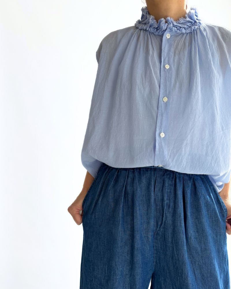 COTTON/LINEN DENIM 2TUCK TAPERED EASY PANTS in Blue