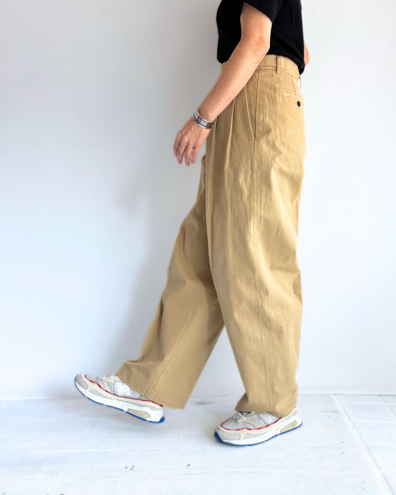 KARL-CHINO Center Press Pants in Beige