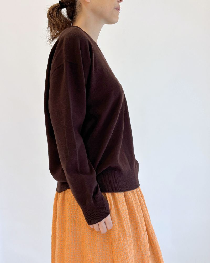 GINNY V-neck knit pullover in Brown