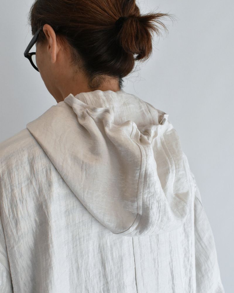 Shiny Hoodie Blouson in OffBeige
