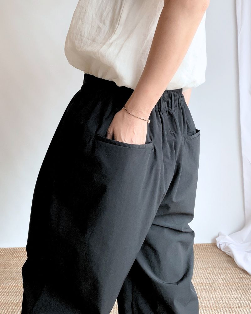 4WAY STRETCH COCOON PANTS 'HAPI' in Black