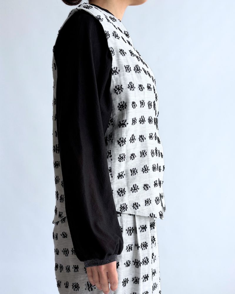Jacquard Asymmetry Vest in LightGray