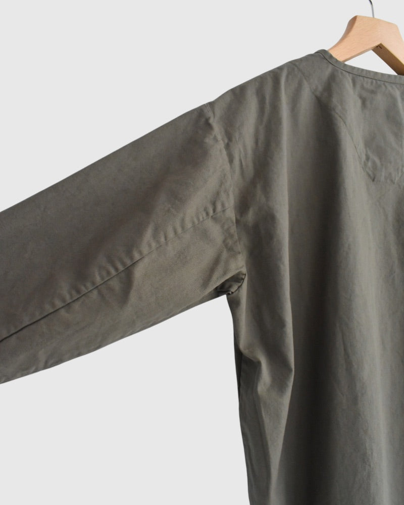 COTTON HERRINGBONE WASH HENRY NECK SHIRT in KhakiHerringbone