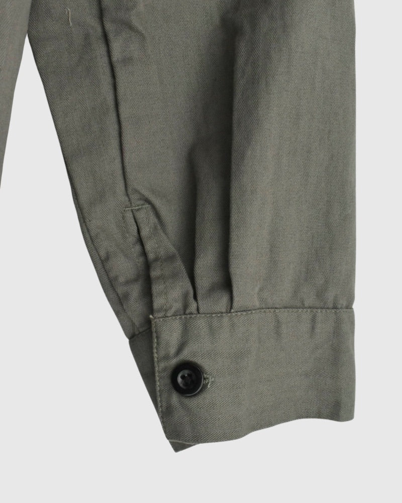 COTTON HERRINGBONE WASH HOODED PULLOVER SHIRT in KhakiHerringbone