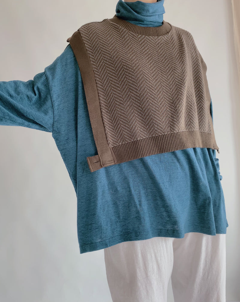 Herringbone knit short vest