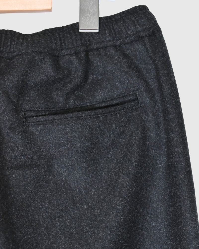 WOOL FLANNEL EASY TAPERED PANTS Charcoal