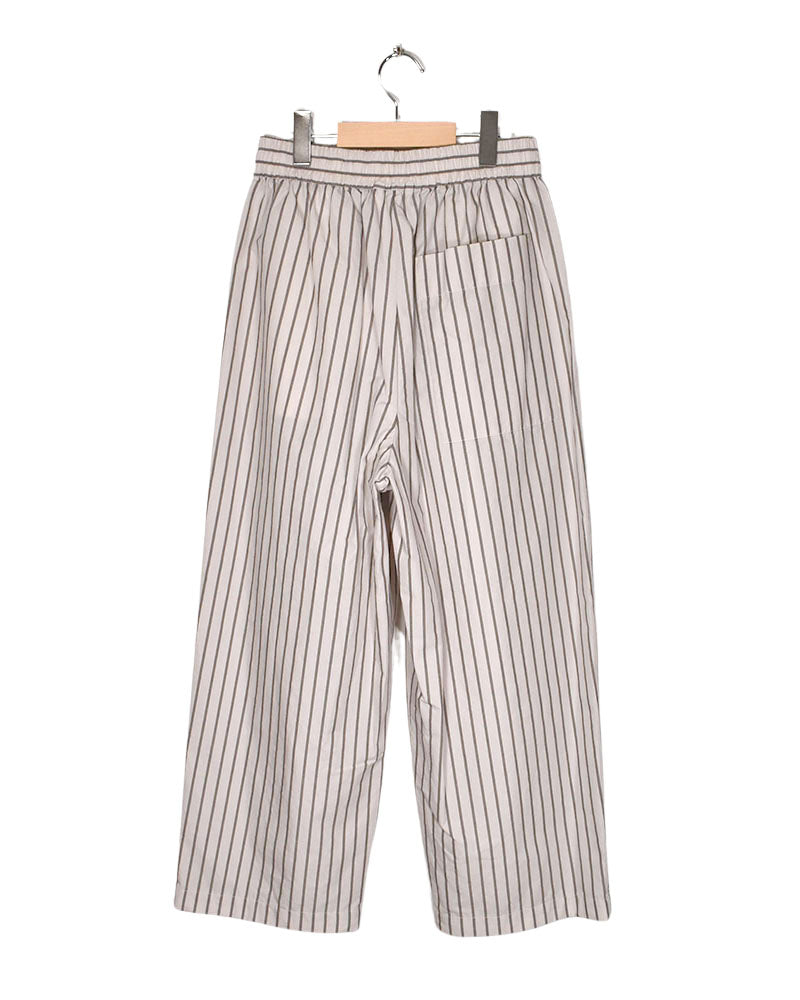 HAKAMA-W Tuck Easy Pants in Off Stripe