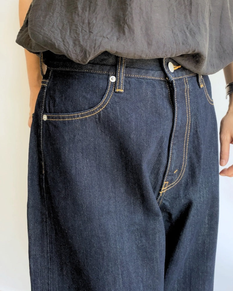 WIDE STRAIGHT DENIM'VEY' in One Wash