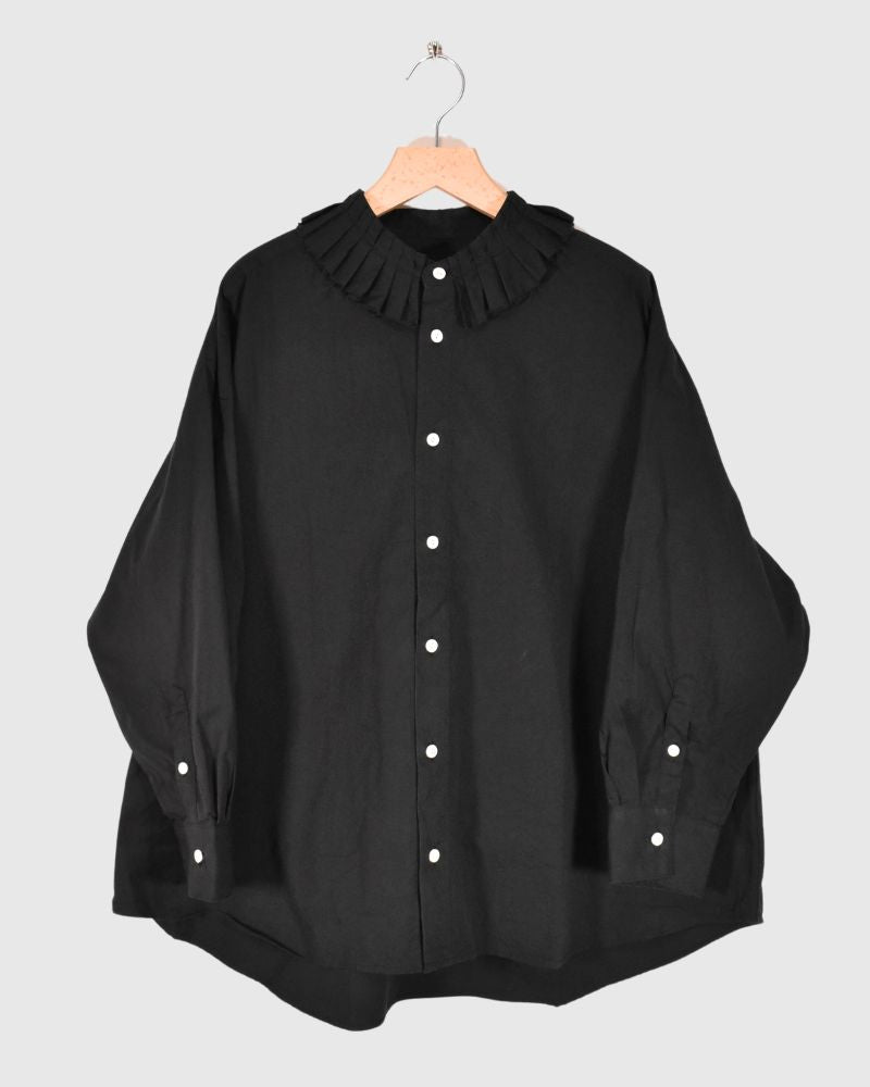 PLEATED COLLAR SHIRT in Black