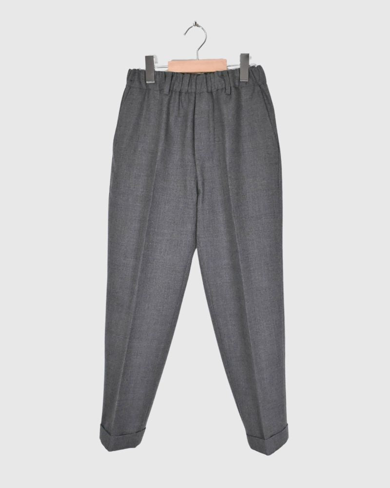 ROBIN-WO Center Pleated Tapered Pants in Gray