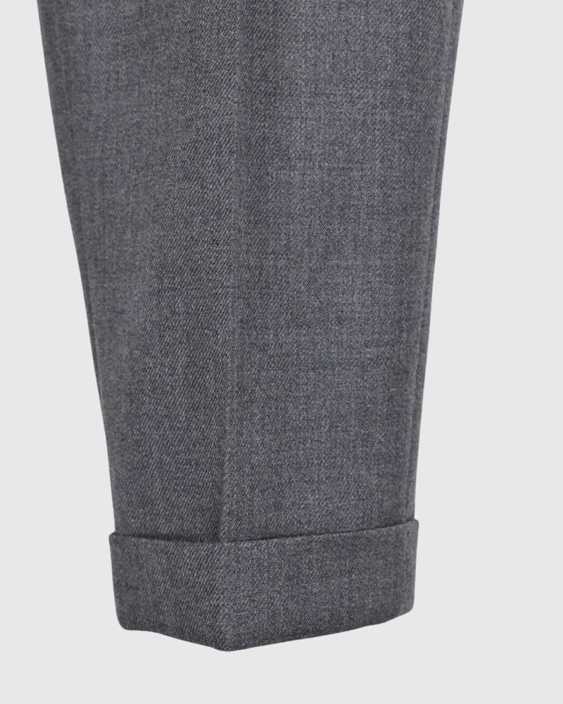 ROBIN-WO Center Pleated Tapered Pants in Gray