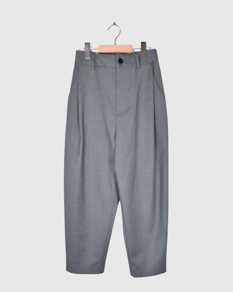 SAND-TRO Tucked Wide Pants in Gray