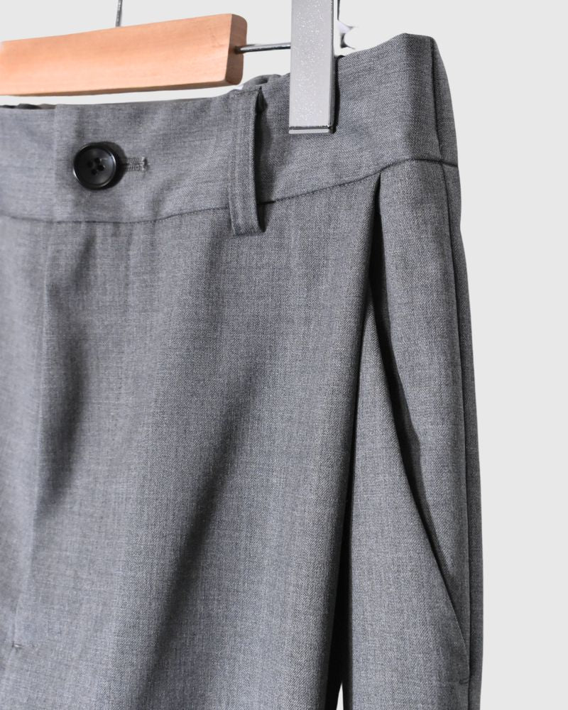 SAND-TRO Tucked Wide Pants in Gray