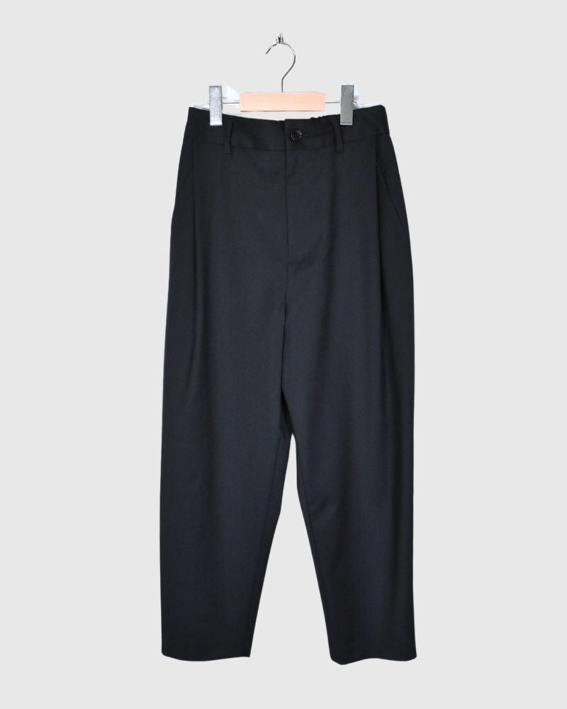 SAND-TRO Tucked Wide Pants in Navy