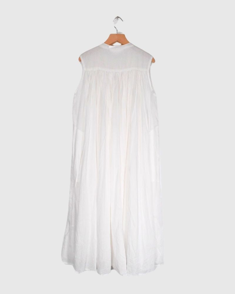 Sleeveless gathered blouse *Long in White