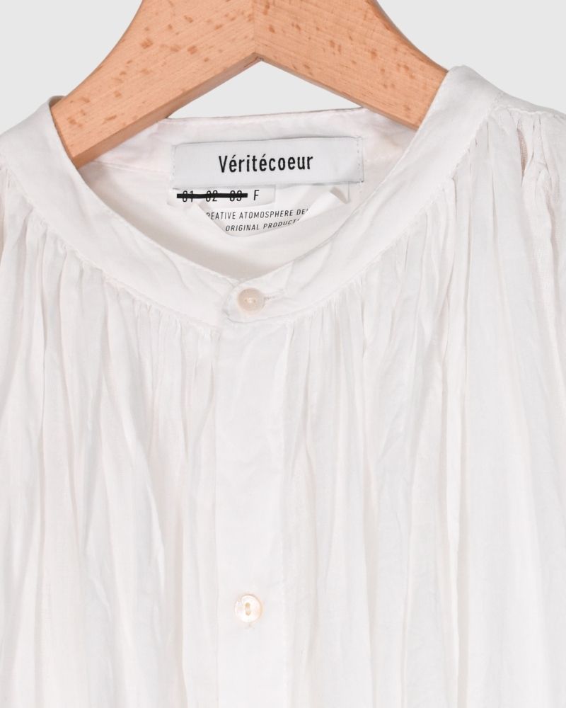 Sleeveless gathered blouse *Long in White