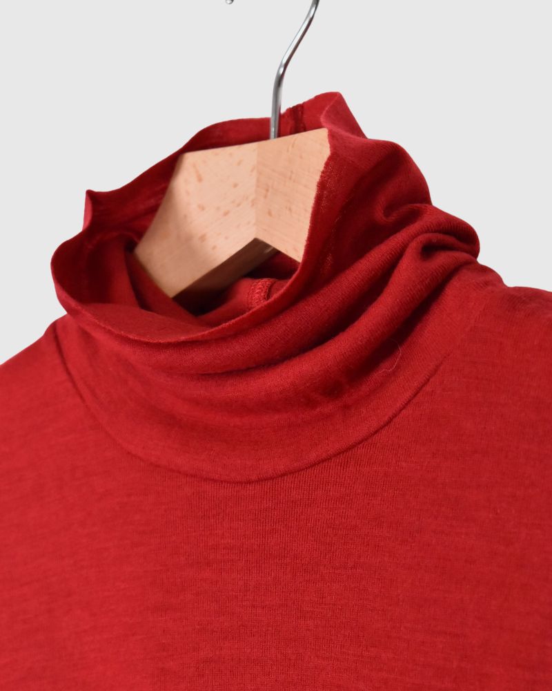 Slim fit high neck in Red